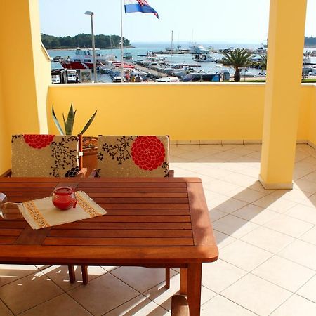 Buco Seafront Apartments & Fastfood Pakoštane エクステリア 写真