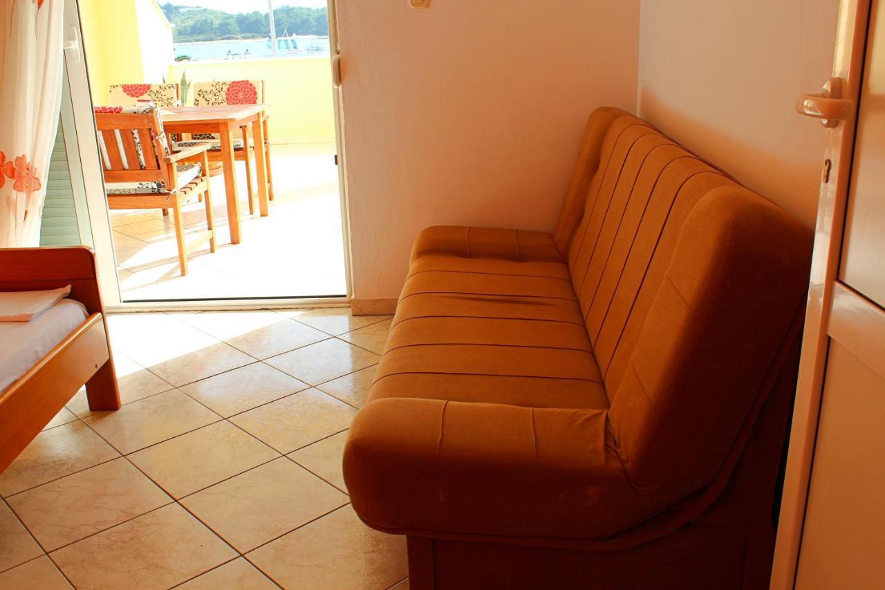 Buco Seafront Apartments & Fastfood Pakoštane エクステリア 写真